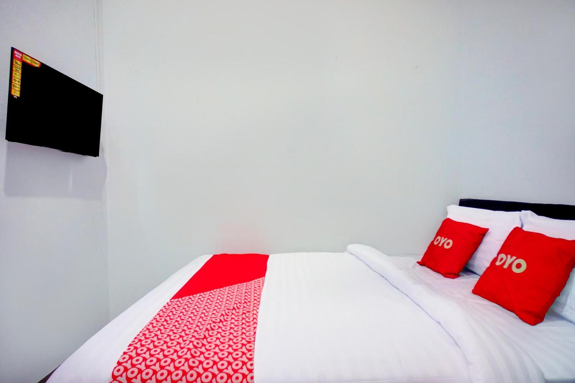 Hotel O Krakatau Near Universitas Muhammadiya Sumatra Utara Umsu เมดาน ภายนอก รูปภาพ