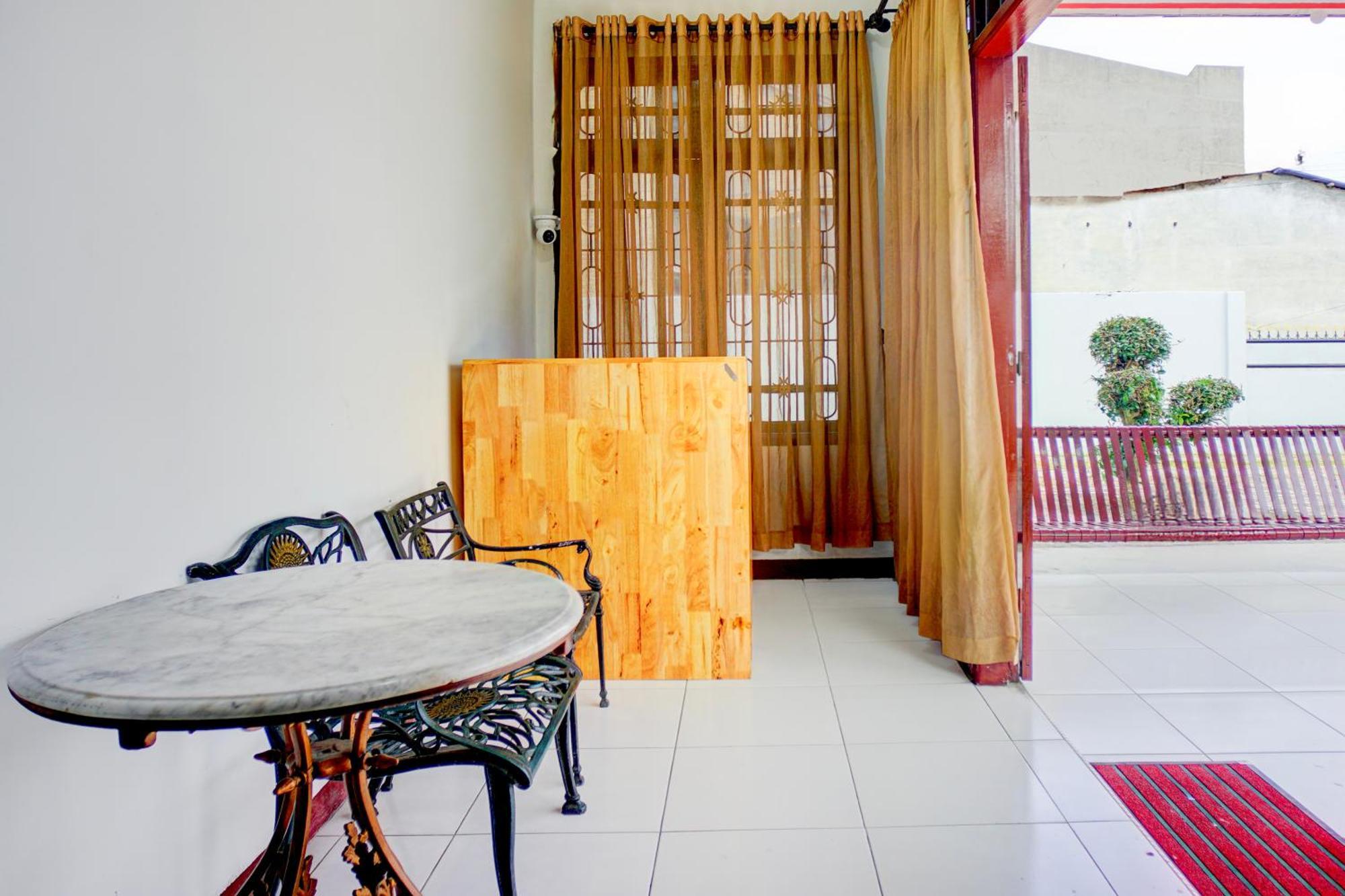 Hotel O Krakatau Near Universitas Muhammadiya Sumatra Utara Umsu เมดาน ภายนอก รูปภาพ